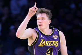 lol台服官网首页地址-转会期洛杉矶湖人调整名单以备NBA季后赛，调整名单环节打磨，球迷炸锅，细节决定成败的简单介绍