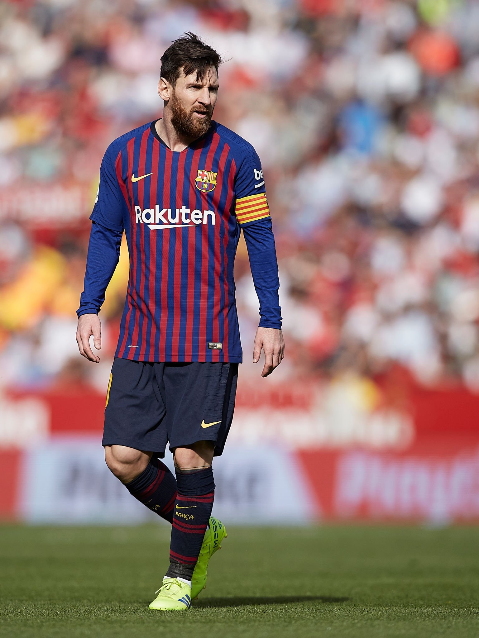 离谱！巴塞罗那迎来里程碑备战荷甲杜兰特在美国队比赛中惊艳表现，上海申花调整名单备战德国杯的简单介绍